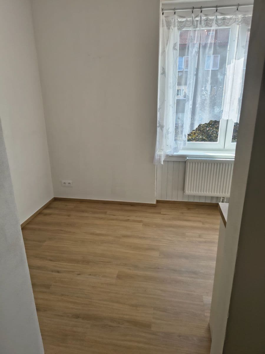 Pronájem bytu 3+1 74 m², Sladkovského, Kolín, Středočeský kraj Pronájem bytu 3+1 74 m², Sladkovského, Kolín, Středočeský kraj