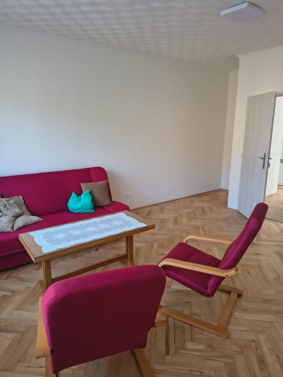 Pronájem bytu 3+1 74 m², Sladkovského, Kolín, Středočeský kraj Pronájem bytu 3+1 74 m², Sladkovského, Kolín, Středočeský kraj