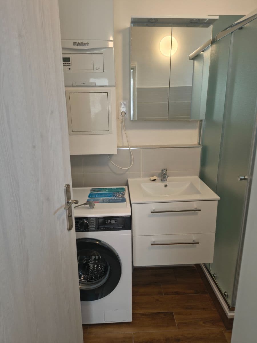 Pronájem bytu 3+1 74 m², Sladkovského, Kolín, Středočeský kraj Pronájem bytu 3+1 74 m², Sladkovského, Kolín, Středočeský kraj