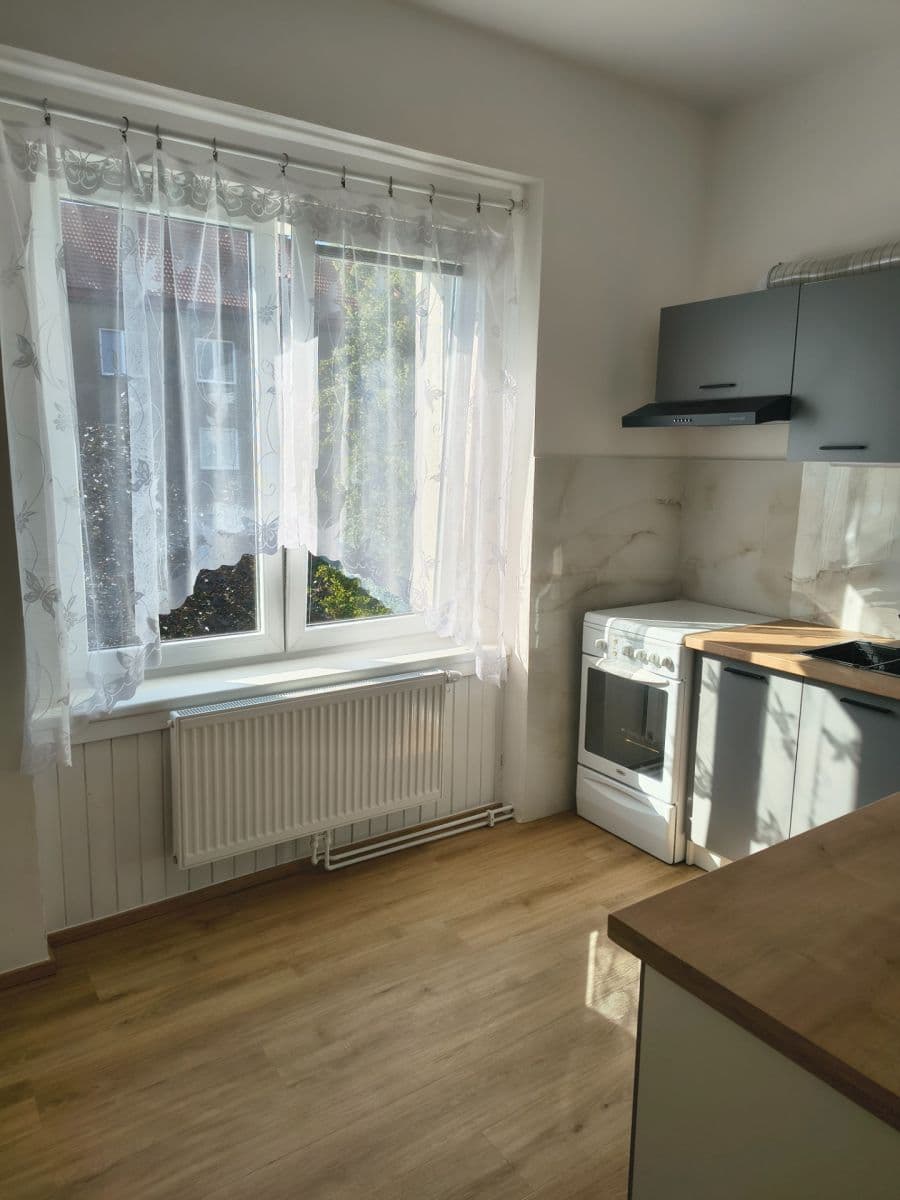 Pronájem bytu 3+1 74 m², Sladkovského, Kolín, Středočeský kraj Pronájem bytu 3+1 74 m², Sladkovského, Kolín, Středočeský kraj