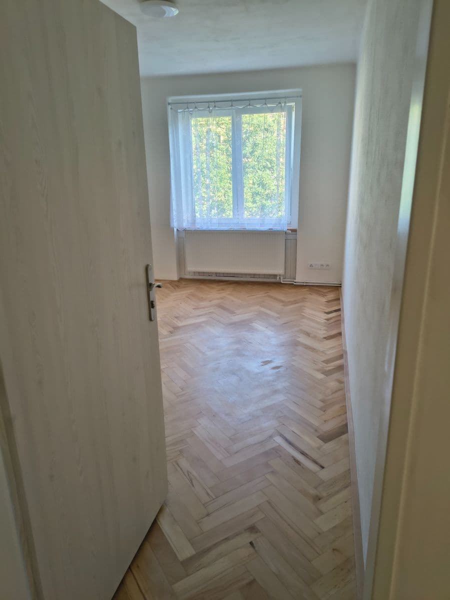 Pronájem bytu 3+1 74 m², Sladkovského, Kolín, Středočeský kraj Pronájem bytu 3+1 74 m², Sladkovského, Kolín, Středočeský kraj