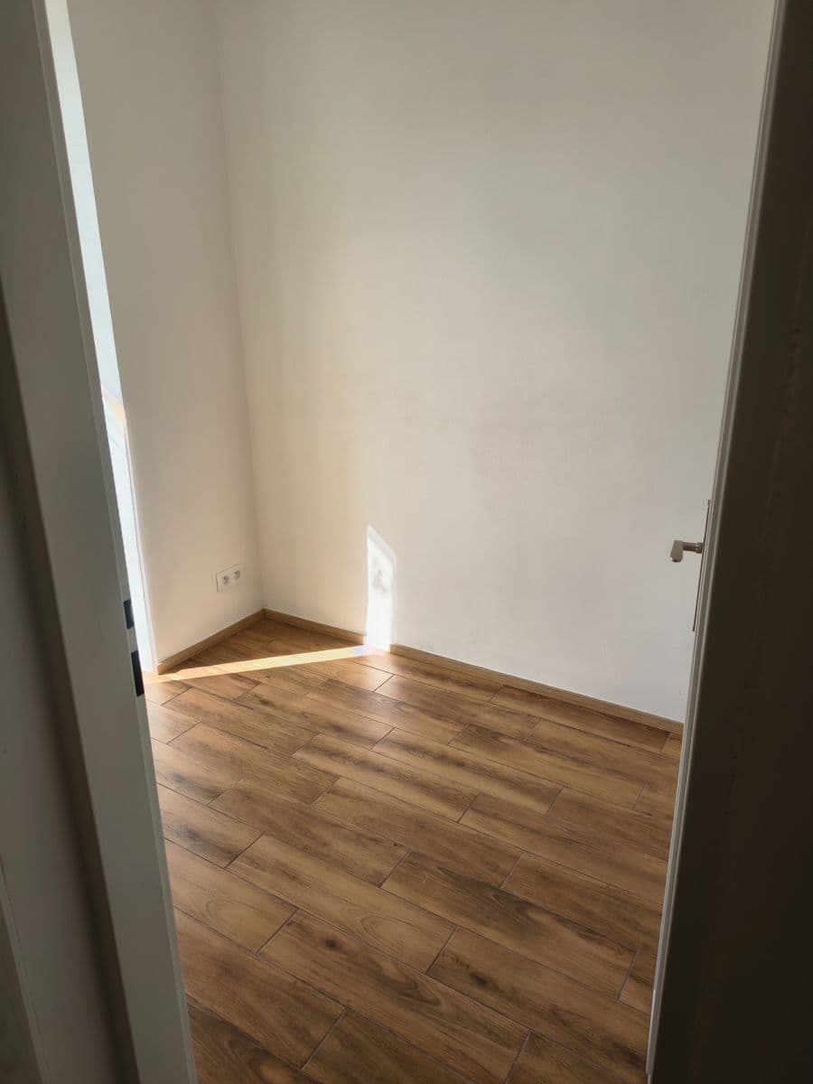 Pronájem bytu 3+1 74 m², Sladkovského, Kolín, Středočeský kraj Pronájem bytu 3+1 74 m², Sladkovského, Kolín, Středočeský kraj