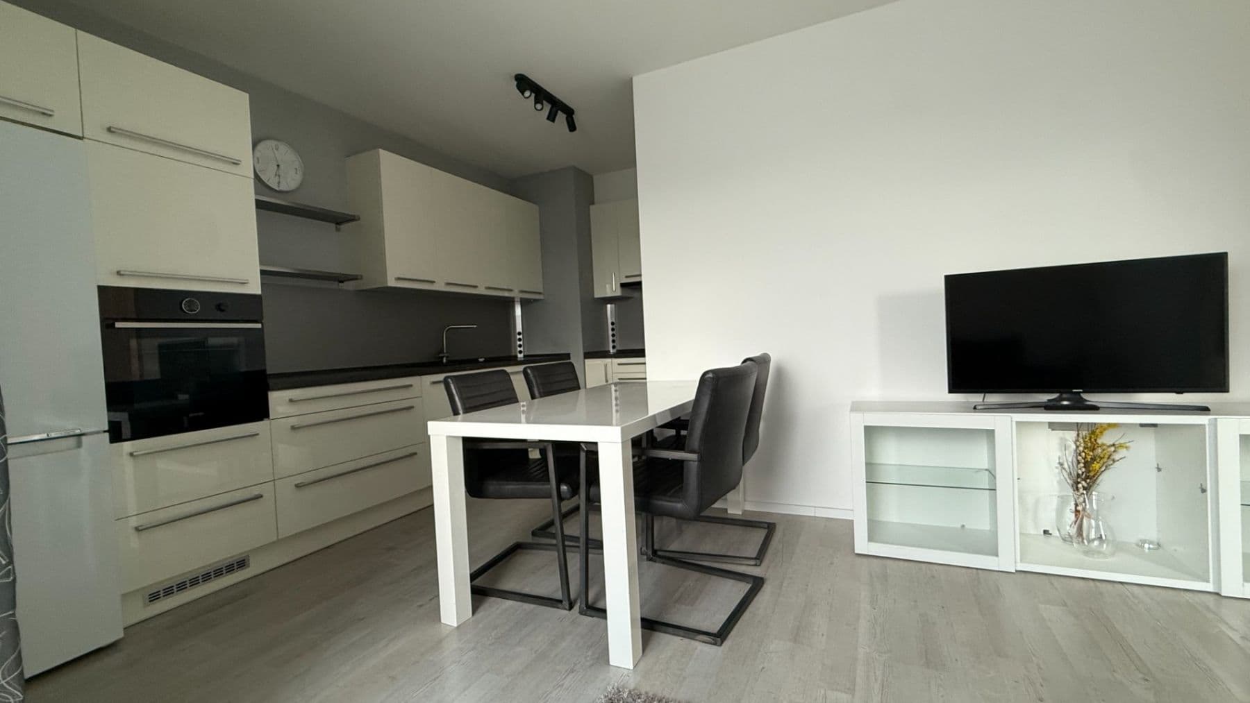 Pronájem bytu 2+kk 49 m², Zvěřinova, Praha, Praha Pronájem bytu 2+kk 49 m², Zvěřinova, Praha, Praha