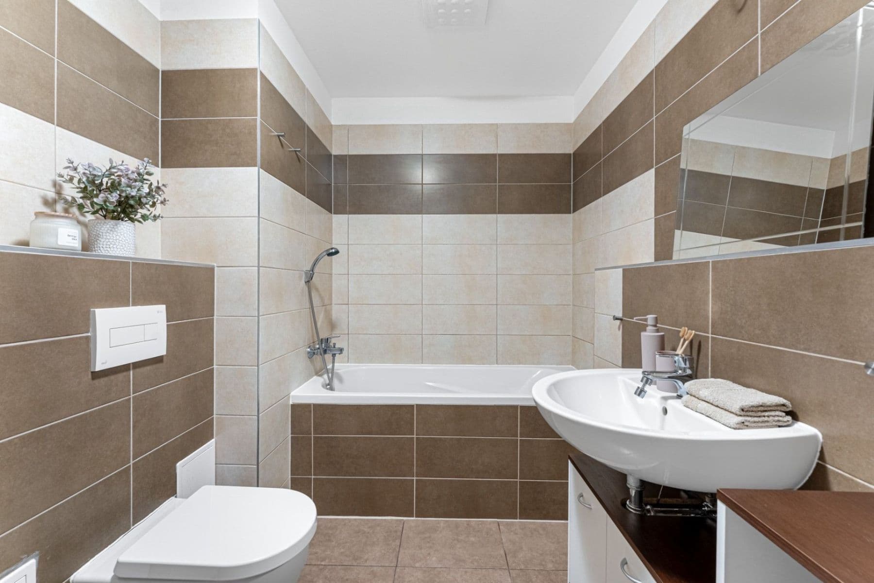 Pronájem bytu 2+kk 52 m², Ječná, Hostivice, Středočeský kraj Pronájem bytu 2+kk 52 m², Ječná, Hostivice, Středočeský kraj