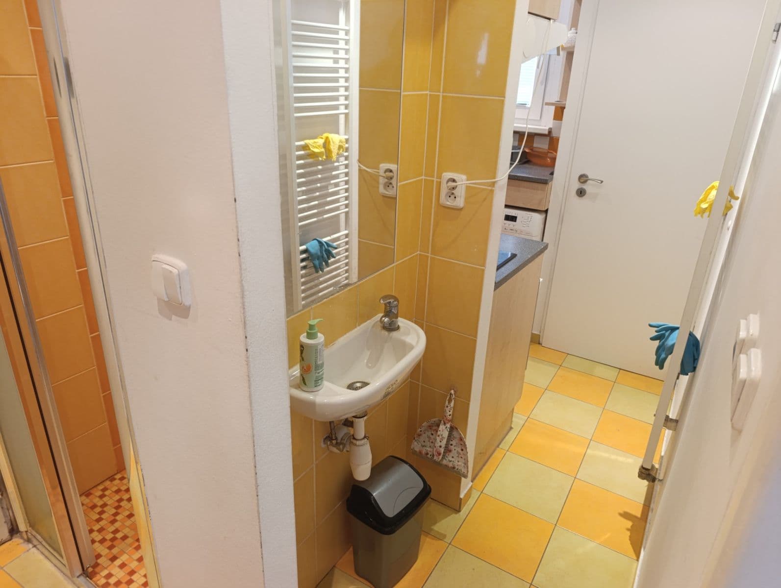 Pronájem bytu 1+1 26 m², Železničního pluku, Pardubice, Pardubický kraj Pronájem bytu 1+1 26 m², Železničního pluku, Pardubice, Pardubický kraj