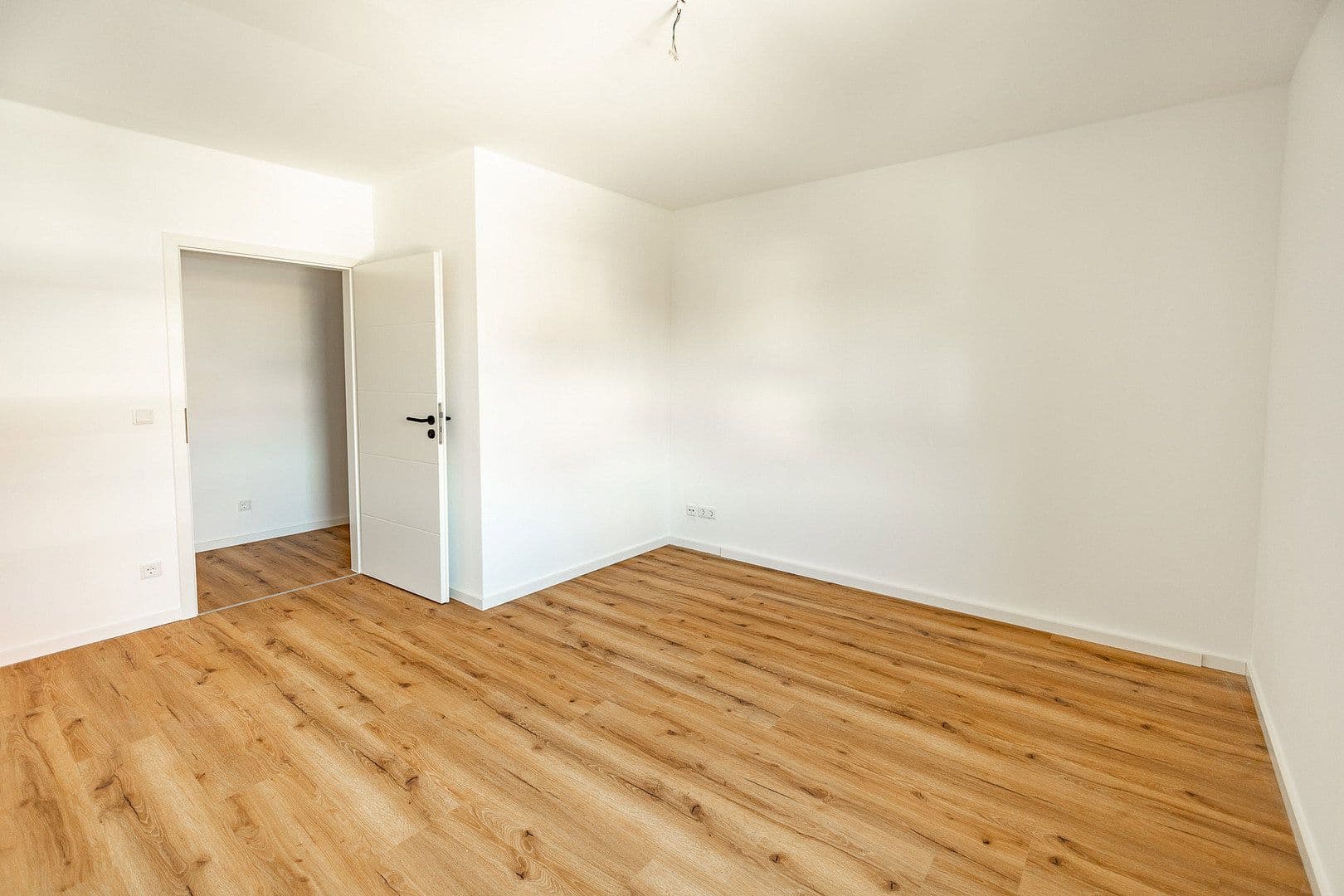 Prodej bytu 3+1 80 m², Lutherstraße 9c, Großröhrsdorf, Sasko Prodej bytu 3+1 80 m², Lutherstraße 9c, Großröhrsdorf, Sasko