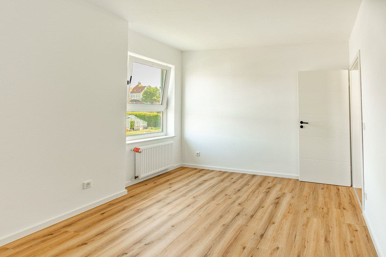 Prodej bytu 3+1 80 m², Lutherstraße 9c, Großröhrsdorf, Sasko Prodej bytu 3+1 80 m², Lutherstraße 9c, Großröhrsdorf, Sasko