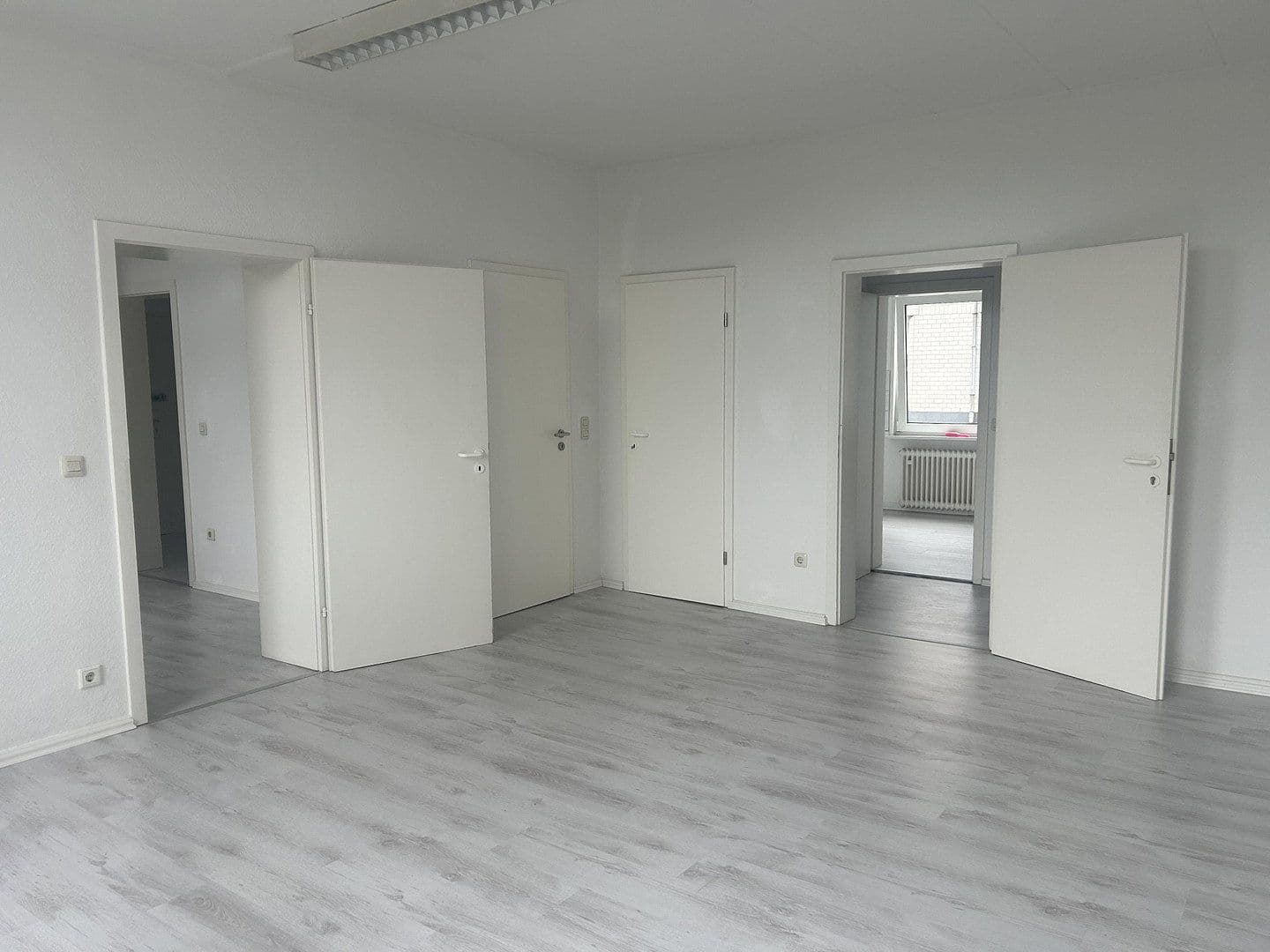 Pronájem kanceláře 100 m², Schützenstraße 28, Remscheid, Severní Porýní-Vestfálsko Pronájem kanceláře 100 m², Schützenstraße 28, Remscheid, Severní Porýní-Vestfálsko