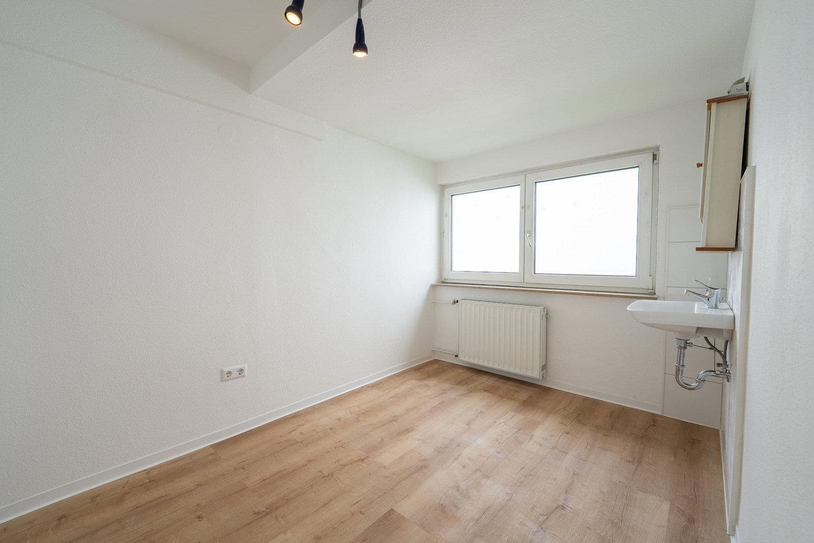 Prodej domu 146 m², pozemek 180 m², Kirchhain, Hessen Prodej domu 146 m², pozemek 180 m², Kirchhain, Hessen