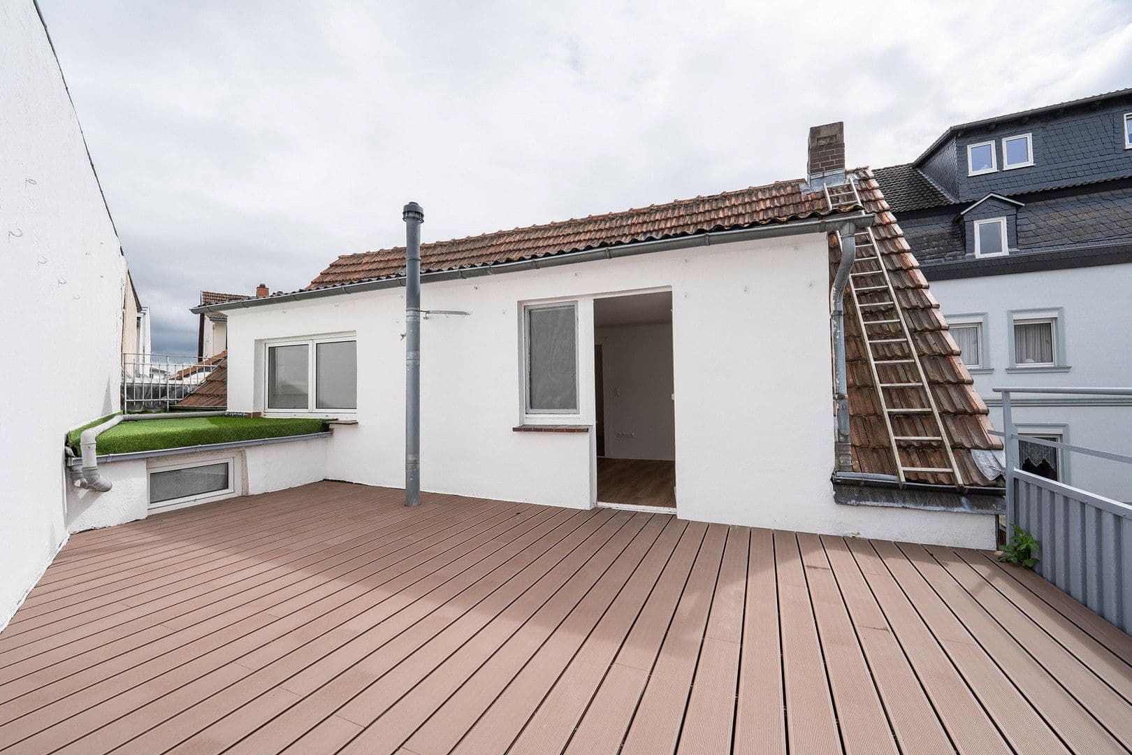 Prodej domu 146 m², pozemek 180 m², Kirchhain, Hessen Prodej domu 146 m², pozemek 180 m², Kirchhain, Hessen
