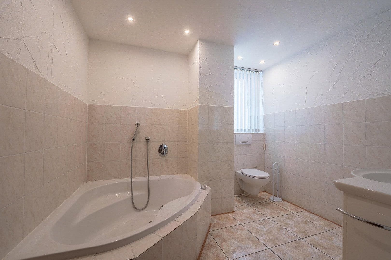 Prodej domu 146 m², pozemek 180 m², Kirchhain, Hessen Prodej domu 146 m², pozemek 180 m², Kirchhain, Hessen
