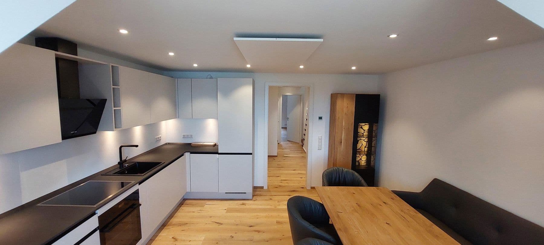 Pronájem bytu 3+1 60 m², Winzergasse 20, Meersburg, Bádensko-Württembersko Pronájem bytu 3+1 60 m², Winzergasse 20, Meersburg, Bádensko-Württembersko