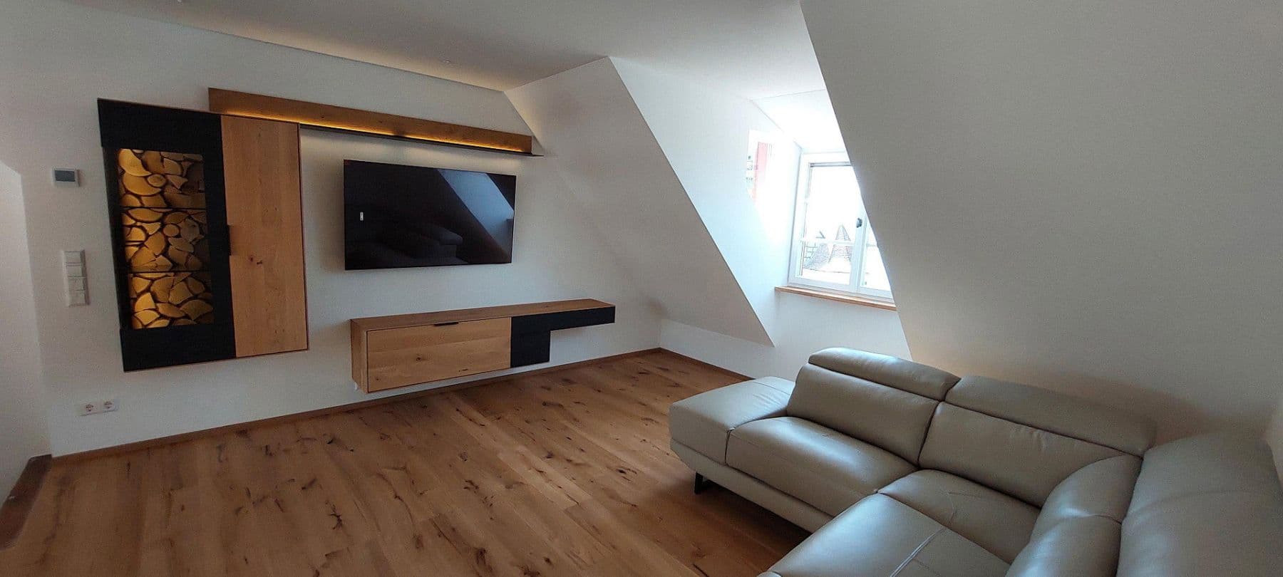 Pronájem bytu 3+1 60 m², Winzergasse 20, Meersburg, Bádensko-Württembersko Pronájem bytu 3+1 60 m², Winzergasse 20, Meersburg, Bádensko-Württembersko