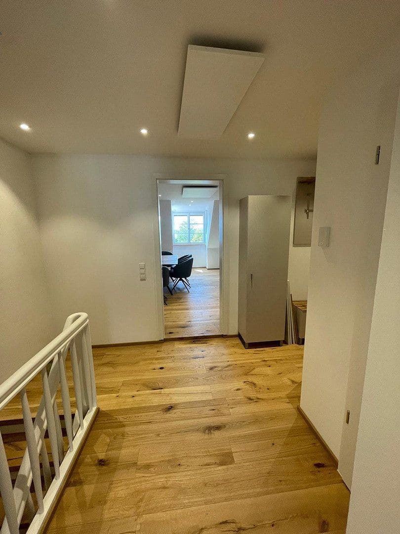 Pronájem bytu 3+1 60 m², Winzergasse 20, Meersburg, Bádensko-Württembersko Pronájem bytu 3+1 60 m², Winzergasse 20, Meersburg, Bádensko-Württembersko