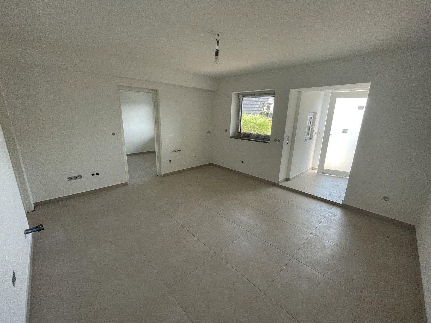 Prodej domu 195 m², pozemek 1.080 m², Föhren, Porýní-Falc Prodej domu 195 m², pozemek 1.080 m², Föhren, Porýní-Falc
