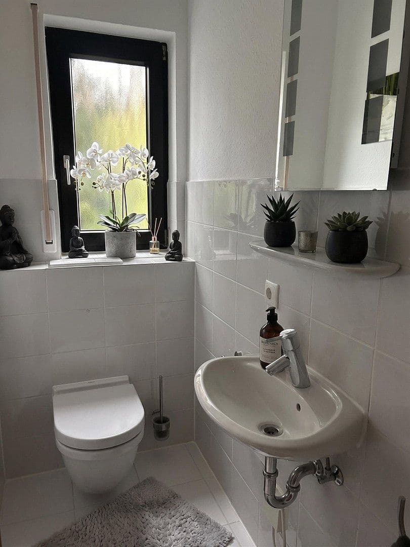 Prodej domu 128 m², pozemek 288 m², Bensheim, Hessen Prodej domu 128 m², pozemek 288 m², Bensheim, Hessen