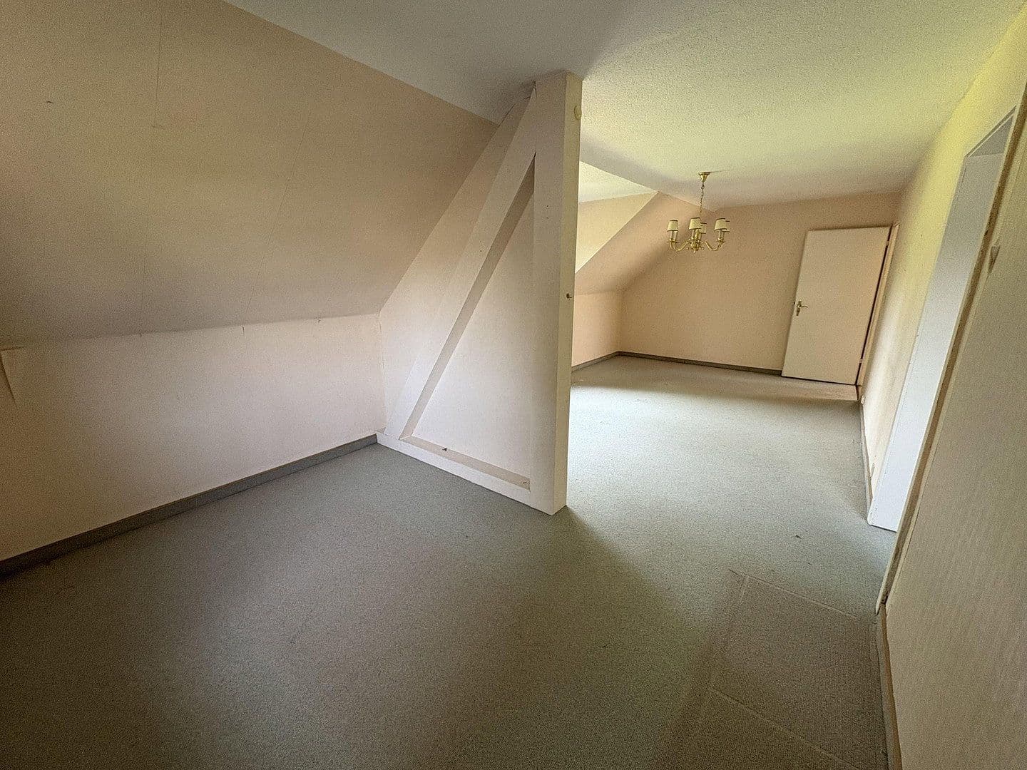 Prodej domu 156 m², pozemek 778 m², Sankt Augustin, Severní Porýní-Vestfálsko Prodej domu 156 m², pozemek 778 m², Sankt Augustin, Severní Porýní-Vestfálsko