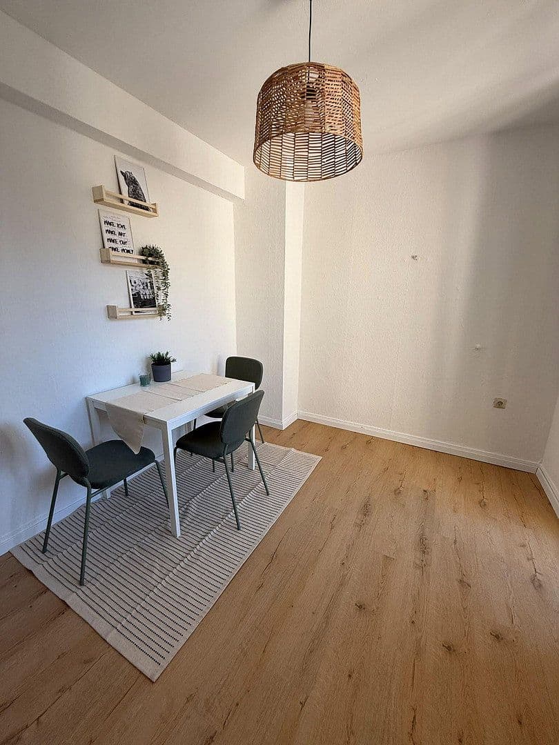 Pronájem bytu 1+1 40 m², Kaiser-Wilhelm-Ring 39, Mainz, Porýní-Falc Pronájem bytu 1+1 40 m², Kaiser-Wilhelm-Ring 39, Mainz, Porýní-Falc