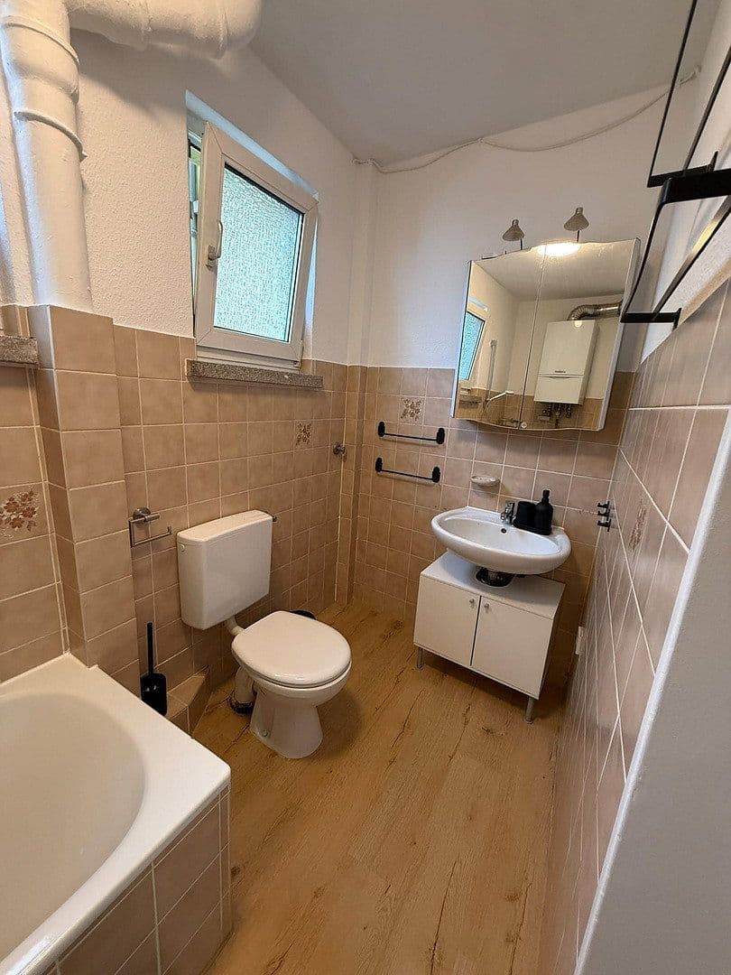 Pronájem bytu 1+1 40 m², Kaiser-Wilhelm-Ring 39, Mainz, Porýní-Falc Pronájem bytu 1+1 40 m², Kaiser-Wilhelm-Ring 39, Mainz, Porýní-Falc