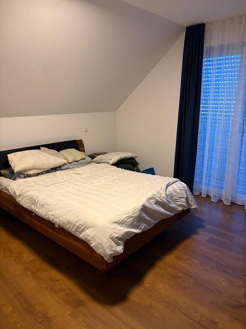 Pronájem bytu 3+1 89 m², Seestraße 20 B, Chýžice, Bavorsko Pronájem bytu 3+1 89 m², Seestraße 20 B, Chýžice, Bavorsko
