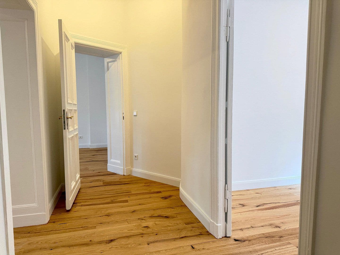 Prodej bytu 4+1 140 m², Rönnestraße 4, Berlin, Berlín Prodej bytu 4+1 140 m², Rönnestraße 4, Berlin, Berlín