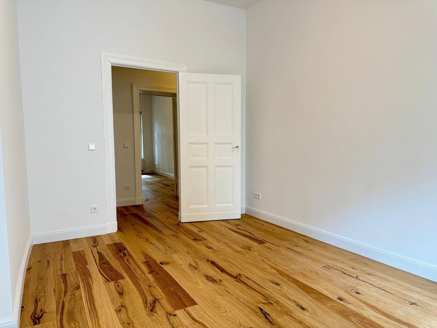 Prodej bytu 4+1 140 m², Rönnestraße 4, Berlin, Berlín Prodej bytu 4+1 140 m², Rönnestraße 4, Berlin, Berlín