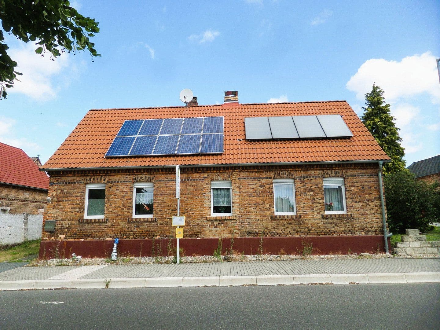 Prodej domu 97 m², pozemek 1.267 m², Lauchhammer, Braniborsko Prodej domu 97 m², pozemek 1.267 m², Lauchhammer, Braniborsko