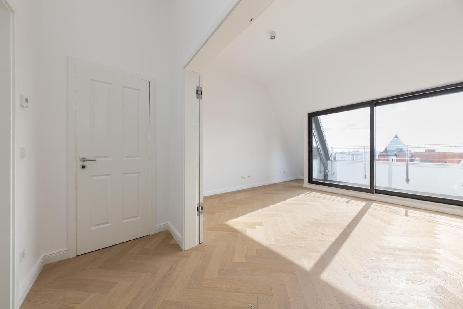 Prodej bytu 3+1 82 m², Schönebergerstraße 9, Berlin, Berlín Prodej bytu 3+1 82 m², Schönebergerstraße 9, Berlin, Berlín