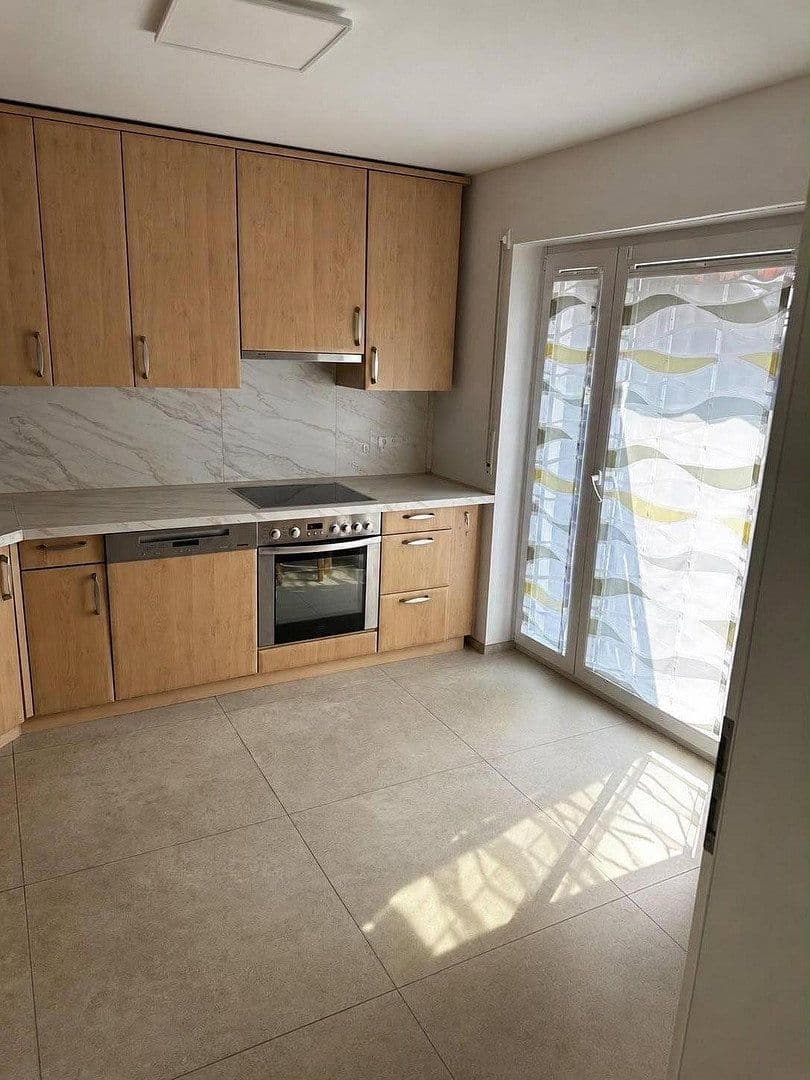 Pronájem bytu 3+1 107 m², Eichenweg 3, Waldbronn, Bádensko-Württembersko Pronájem bytu 3+1 107 m², Eichenweg 3, Waldbronn, Bádensko-Württembersko