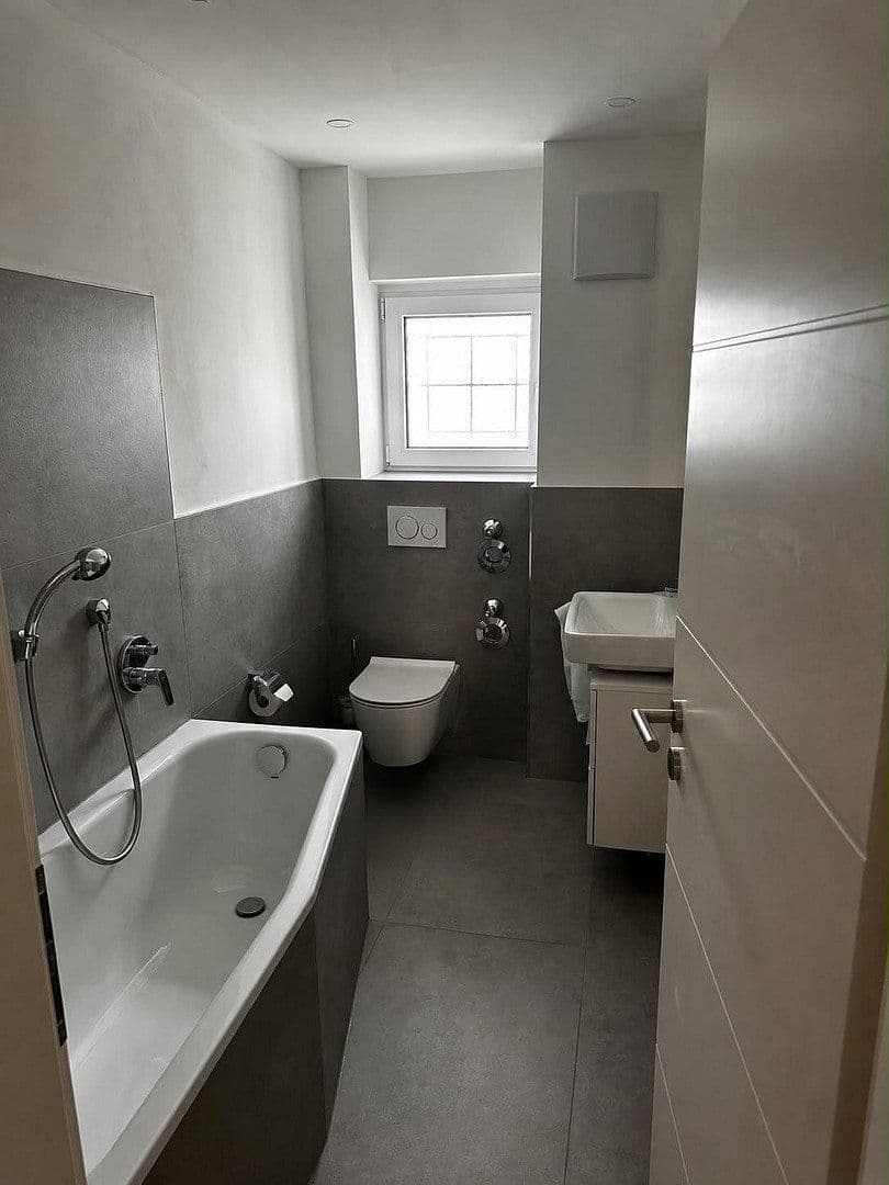 Pronájem bytu 3+1 107 m², Eichenweg 3, Waldbronn, Bádensko-Württembersko Pronájem bytu 3+1 107 m², Eichenweg 3, Waldbronn, Bádensko-Württembersko