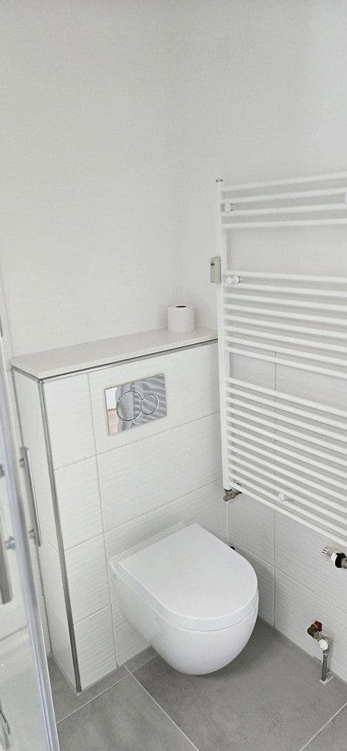 Pronájem bytu 1+1 33 m², Wiener Weg 1a, Köln, Severní Porýní-Vestfálsko Pronájem bytu 1+1 33 m², Wiener Weg 1a, Köln, Severní Porýní-Vestfálsko