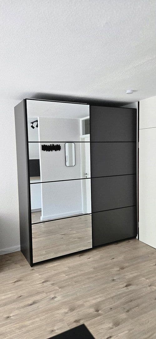 Pronájem bytu 1+1 33 m², Wiener Weg 1a, Köln, Severní Porýní-Vestfálsko Pronájem bytu 1+1 33 m², Wiener Weg 1a, Köln, Severní Porýní-Vestfálsko