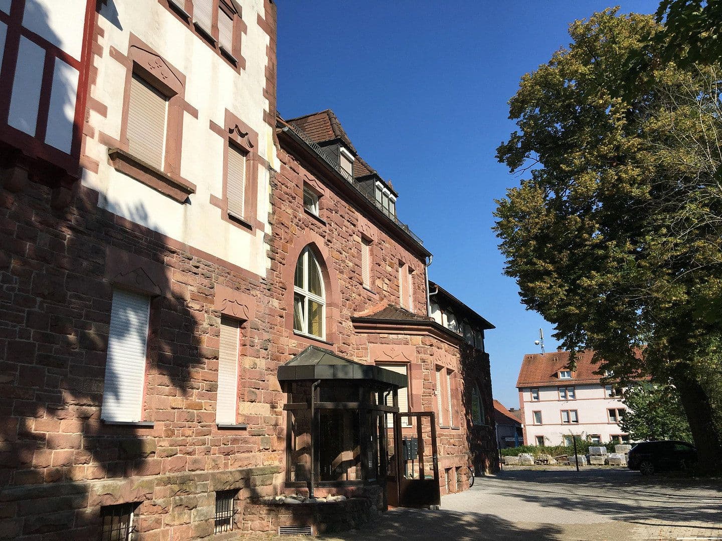 Pronájem bytu 4+1 104 m², Bahnhofstr. 25, Mosbach, Bádensko-Württembersko Pronájem bytu 4+1 104 m², Bahnhofstr. 25, Mosbach, Bádensko-Württembersko