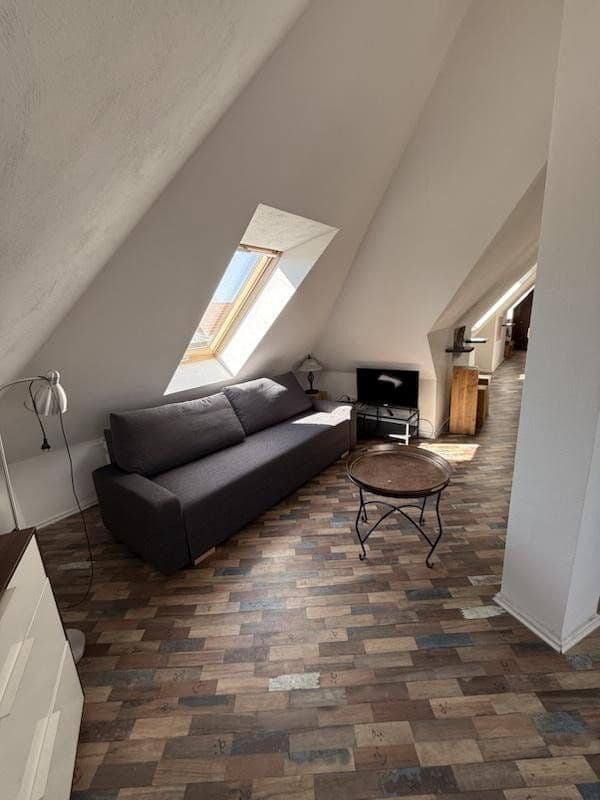 Pronájem bytu 1+kk 49 m², Schurwaldstr. 61, Stuttgart, Bádensko-Württembersko Pronájem bytu 1+kk 49 m², Schurwaldstr. 61, Stuttgart, Bádensko-Württembersko