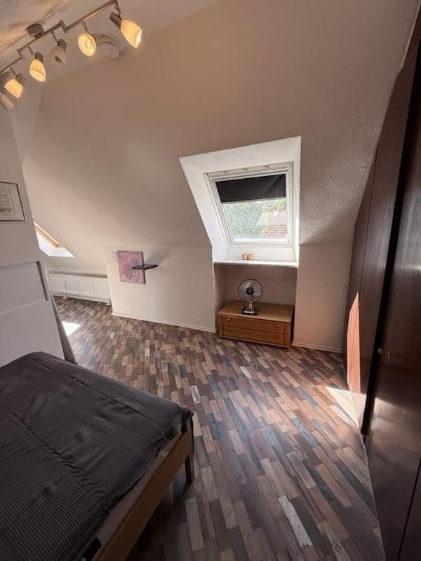 Pronájem bytu 1+kk 49 m², Schurwaldstr. 61, Stuttgart, Bádensko-Württembersko Pronájem bytu 1+kk 49 m², Schurwaldstr. 61, Stuttgart, Bádensko-Württembersko