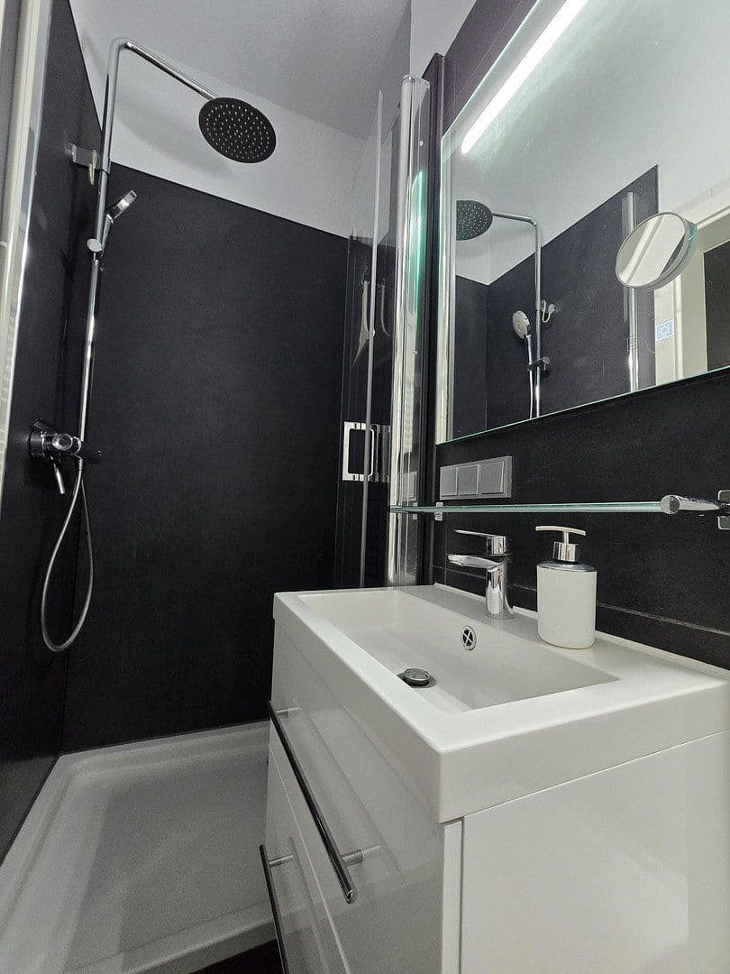 Prodej bytu 2+kk 55 m², Bremen, Bremen Prodej bytu 2+kk 55 m², Bremen, Bremen