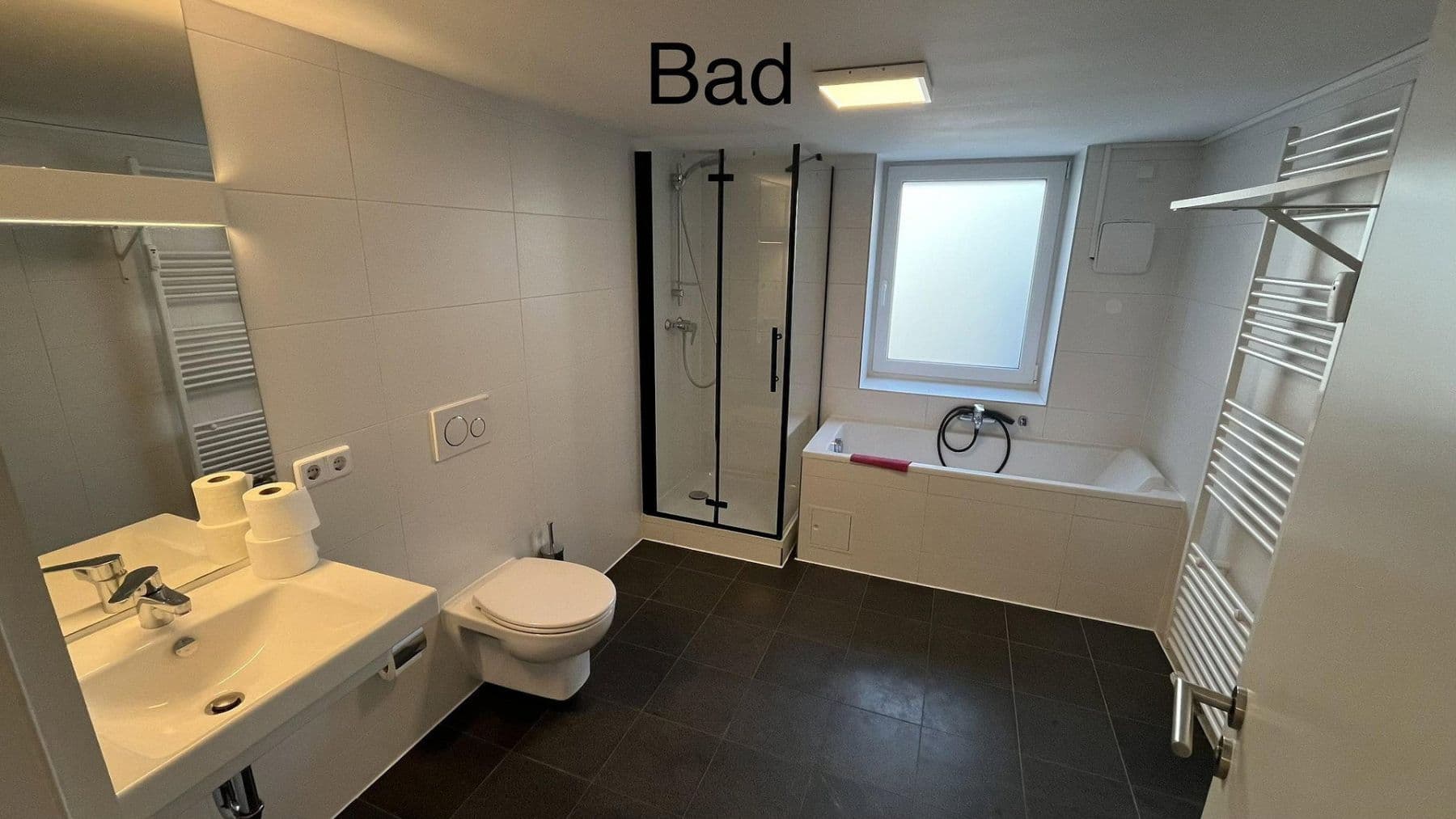 Prodej bytu 3+1 90 m², Egertstraße 26, EG, Reutlingen, Bádensko-Württembersko Prodej bytu 3+1 90 m², Egertstraße 26, EG, Reutlingen, Bádensko-Württembersko