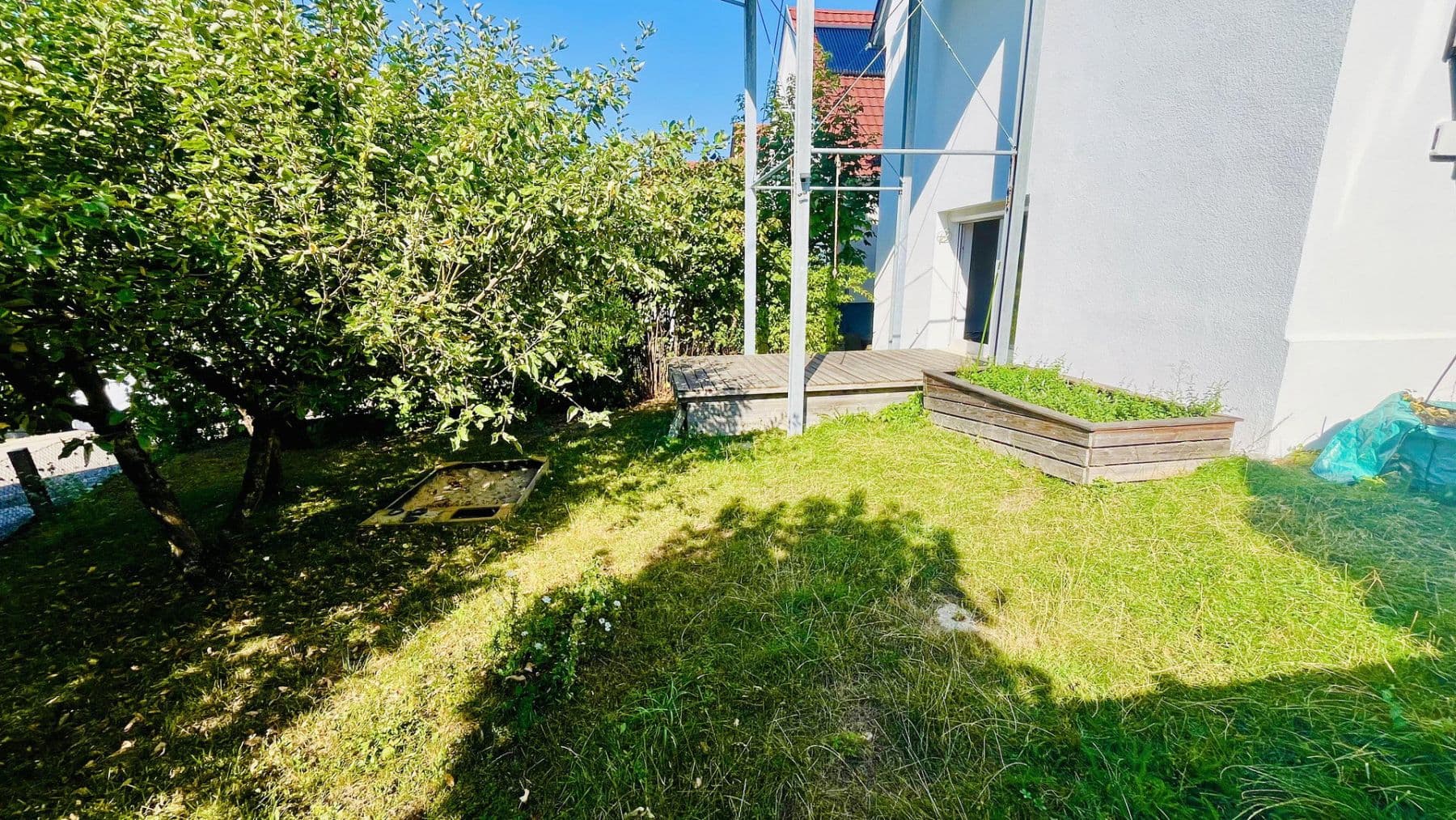 Prodej bytu 3+1 90 m², Egertstraße 26, EG, Reutlingen, Bádensko-Württembersko Prodej bytu 3+1 90 m², Egertstraße 26, EG, Reutlingen, Bádensko-Württembersko