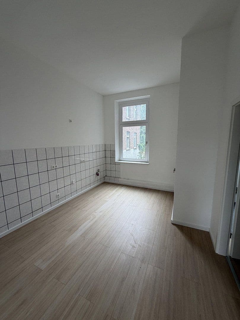 Pronájem bytu 2+1 55 m², Adolfstraße 9, Krefeld, Severní Porýní-Vestfálsko Pronájem bytu 2+1 55 m², Adolfstraße 9, Krefeld, Severní Porýní-Vestfálsko