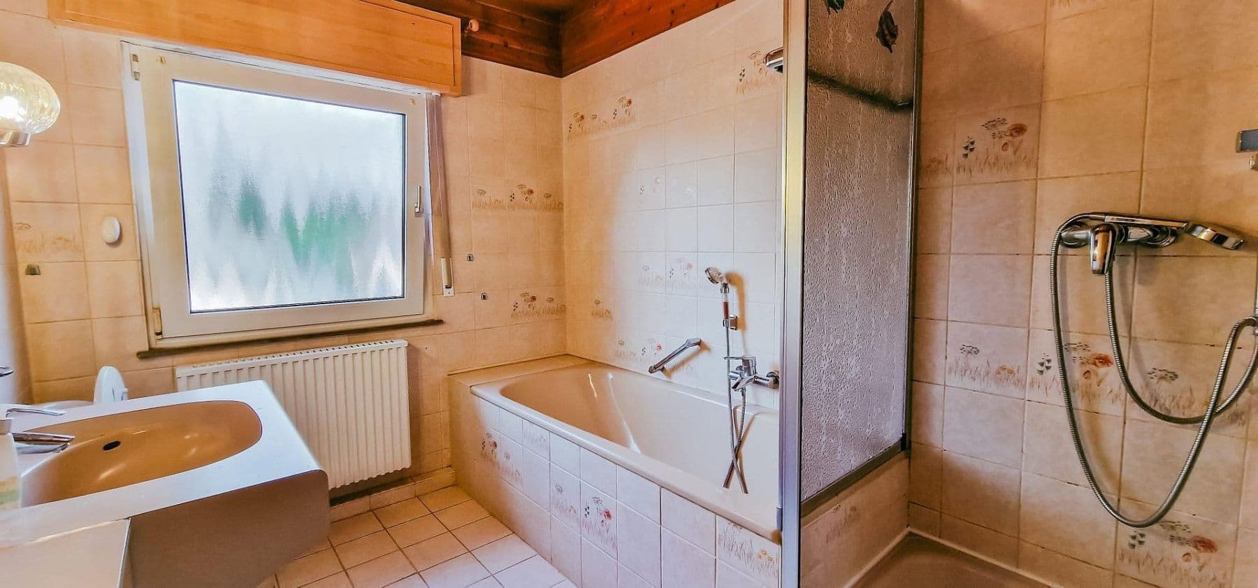 Prodej domu 122 m², pozemek 424 m², Karl Staib Str 35, Hattersheim am Main, Hessen Prodej domu 122 m², pozemek 424 m², Karl Staib Str 35, Hattersheim am Main, Hessen