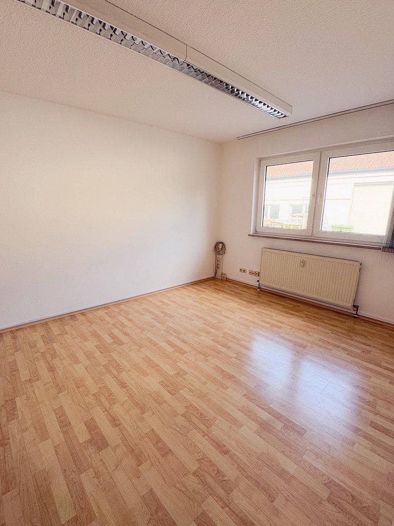 Pronájem kanceláře 103 m², Gewerbestraße 28, Cadolzburg, Bavorsko Pronájem kanceláře 103 m², Gewerbestraße 28, Cadolzburg, Bavorsko