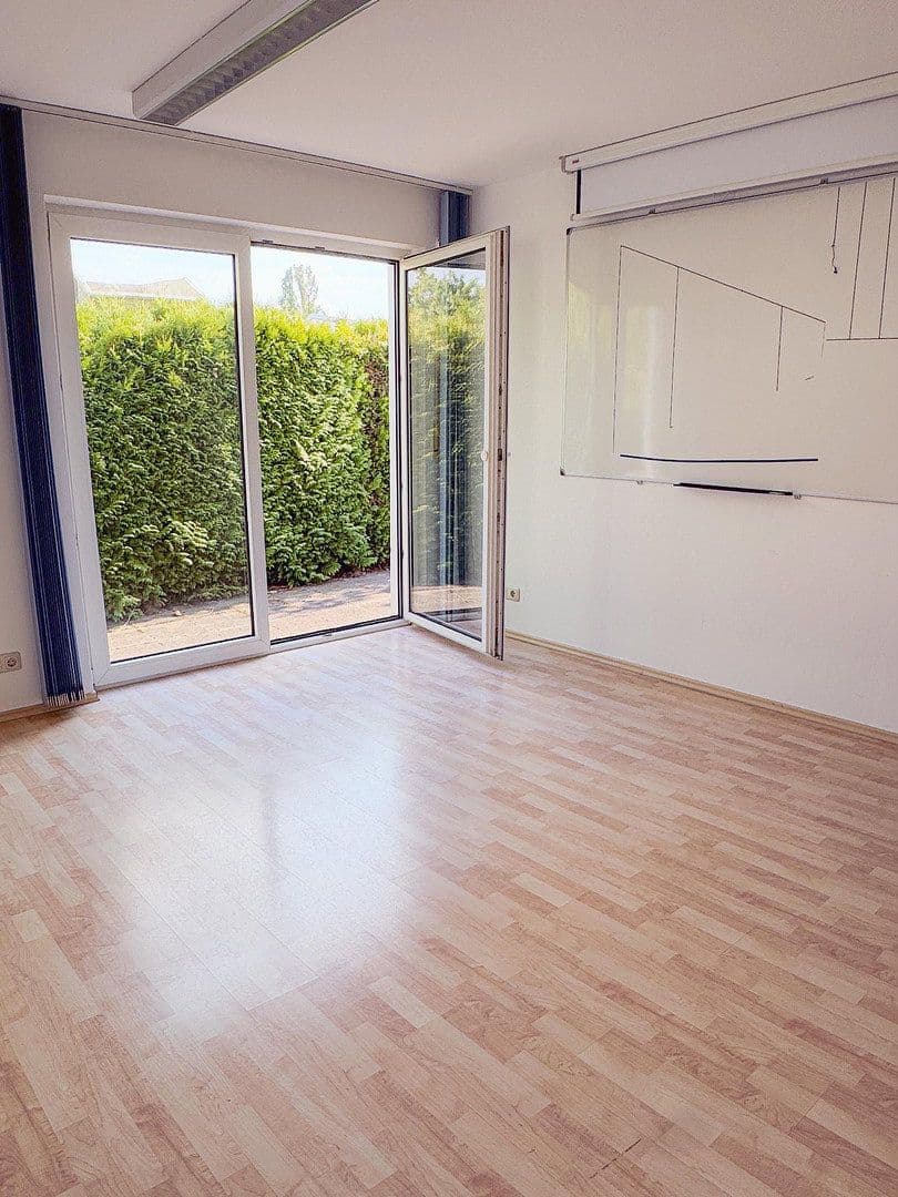 Pronájem kanceláře 103 m², Gewerbestraße 28, Cadolzburg, Bavorsko Pronájem kanceláře 103 m², Gewerbestraße 28, Cadolzburg, Bavorsko