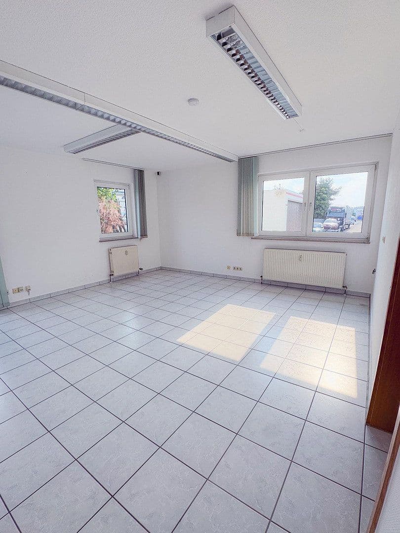 Pronájem kanceláře 103 m², Gewerbestraße 28, Cadolzburg, Bavorsko Pronájem kanceláře 103 m², Gewerbestraße 28, Cadolzburg, Bavorsko