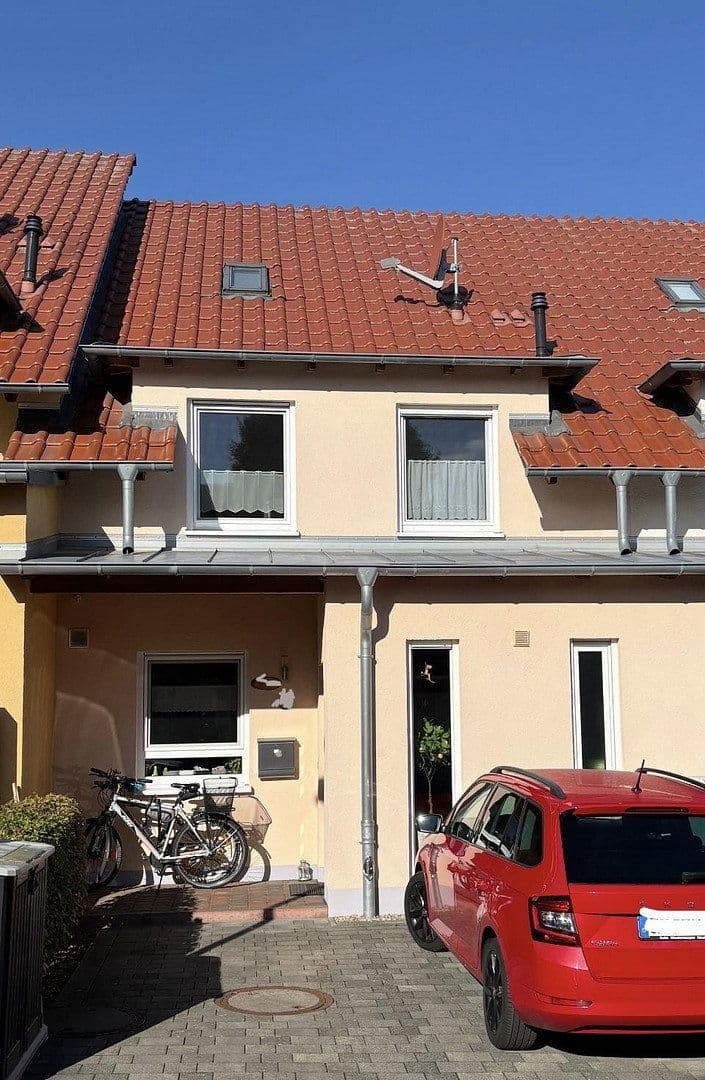 Prodej domu 125 m², pozemek 162 m², Rosdorf, Dolní Sasko Prodej domu 125 m², pozemek 162 m², Rosdorf, Dolní Sasko