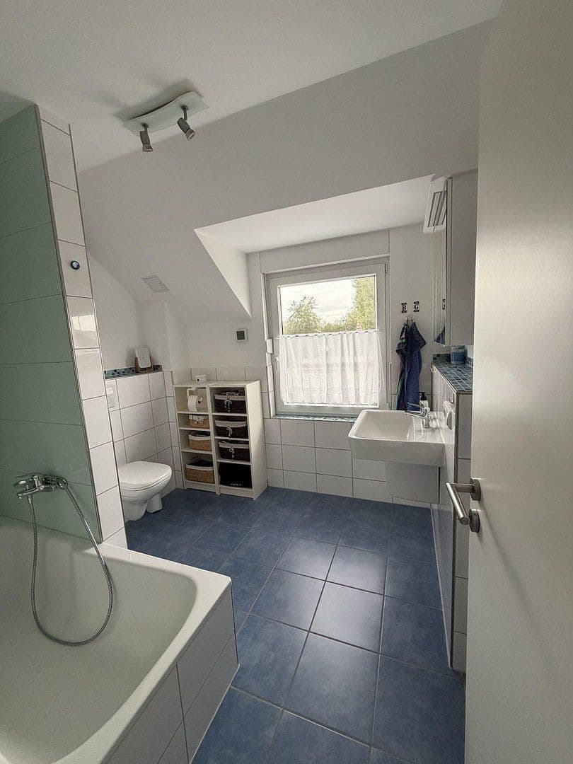 Prodej domu 125 m², pozemek 162 m², Rosdorf, Dolní Sasko Prodej domu 125 m², pozemek 162 m², Rosdorf, Dolní Sasko