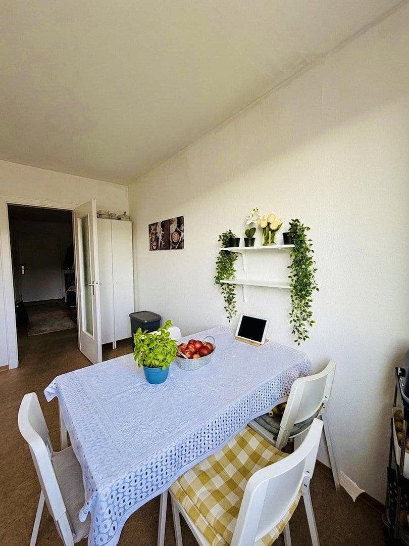 Pronájem bytu 2+1 68 m², Krokodilweg 40, Stuttgart, Bádensko-Württembersko Pronájem bytu 2+1 68 m², Krokodilweg 40, Stuttgart, Bádensko-Württembersko