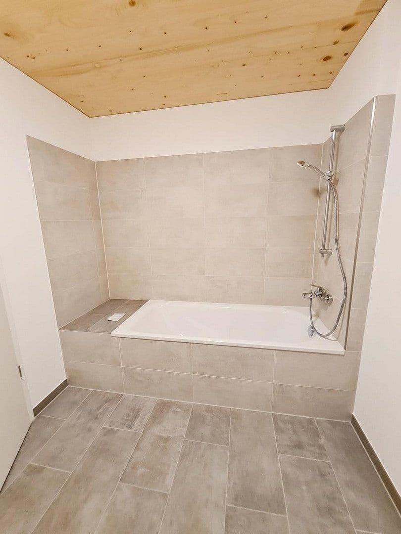Pronájem domu 158 m², pozemek 110 m², Bauseweinallee 58f, München, Bavorsko Pronájem domu 158 m², pozemek 110 m², Bauseweinallee 58f, München, Bavorsko
