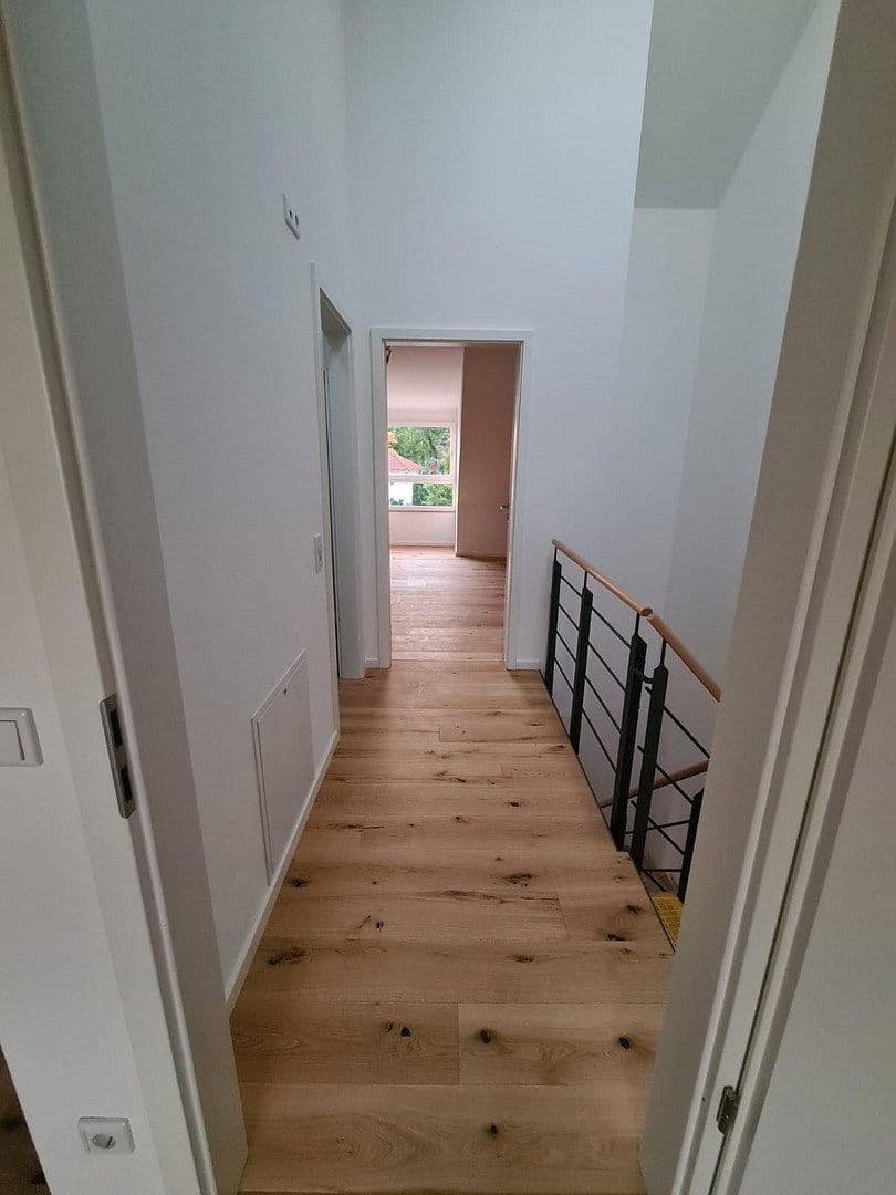 Pronájem domu 158 m², pozemek 110 m², Bauseweinallee 58f, München, Bavorsko Pronájem domu 158 m², pozemek 110 m², Bauseweinallee 58f, München, Bavorsko