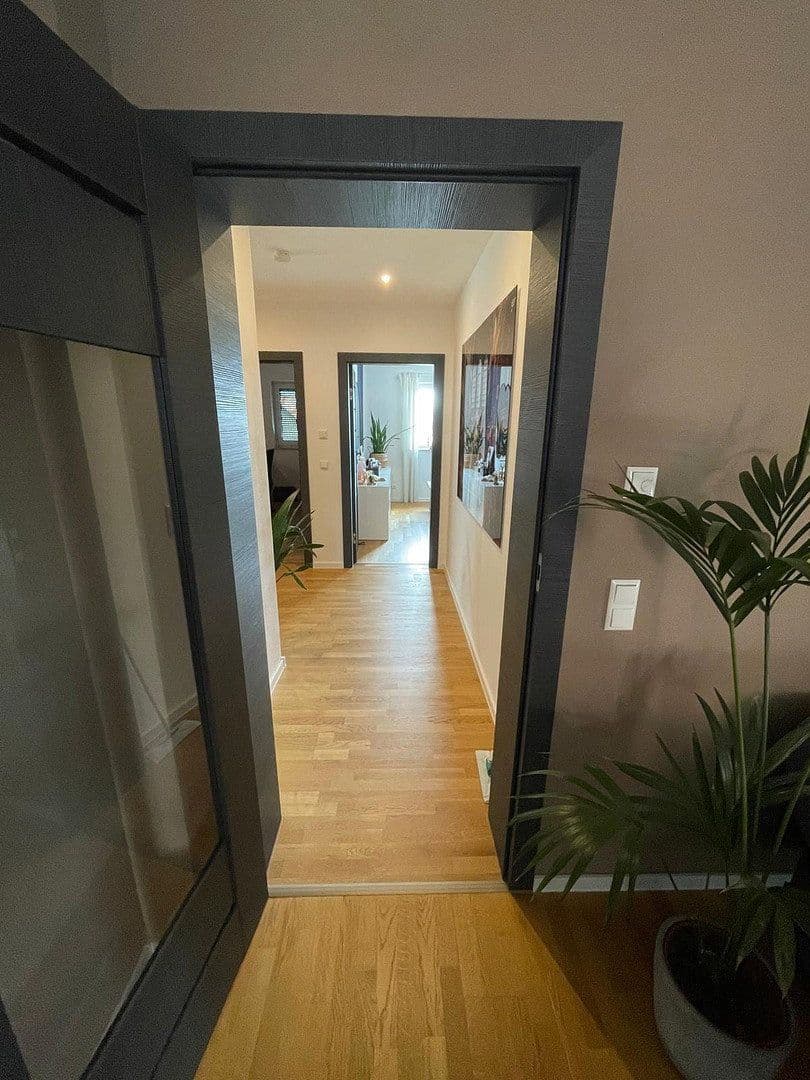 Prodej bytu 4+1 125 m², Weinbergstraße 7, Tegernheim, Bavorsko Prodej bytu 4+1 125 m², Weinbergstraße 7, Tegernheim, Bavorsko