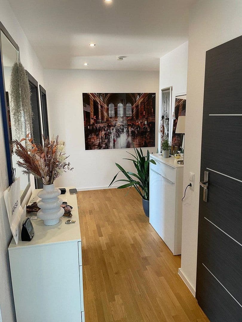 Prodej bytu 4+1 125 m², Weinbergstraße 7, Tegernheim, Bavorsko Prodej bytu 4+1 125 m², Weinbergstraße 7, Tegernheim, Bavorsko